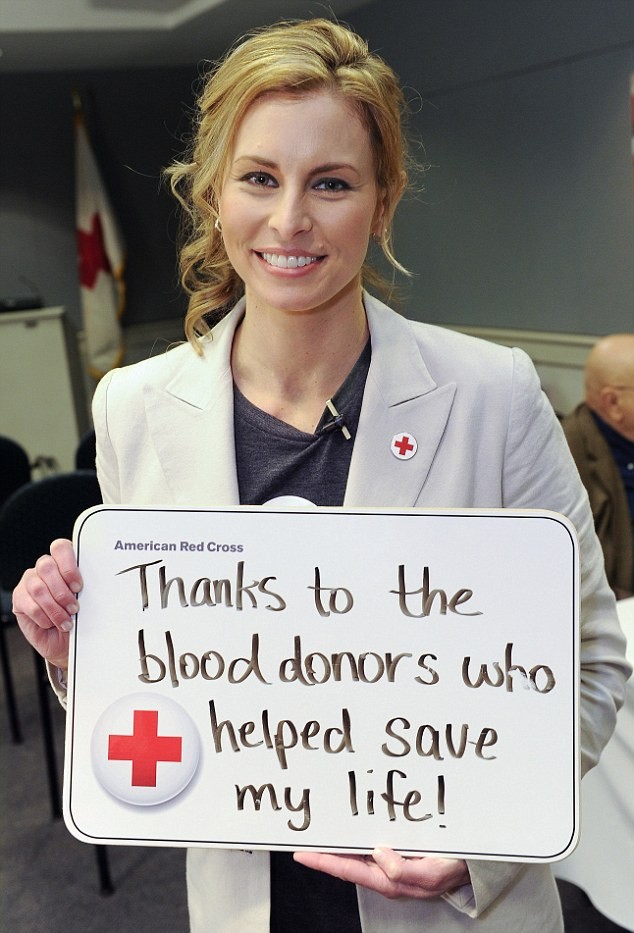 Niki Taylor had her life saved by donors and is now donating her O- blood.