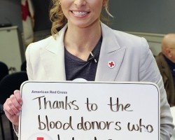 Niki Taylor had her life saved by donors and is now donating her O- blood.