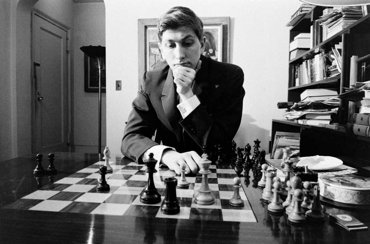 Legendary chess champion Bobby Fischer was blood type O negative. He was Jewish. RIP.