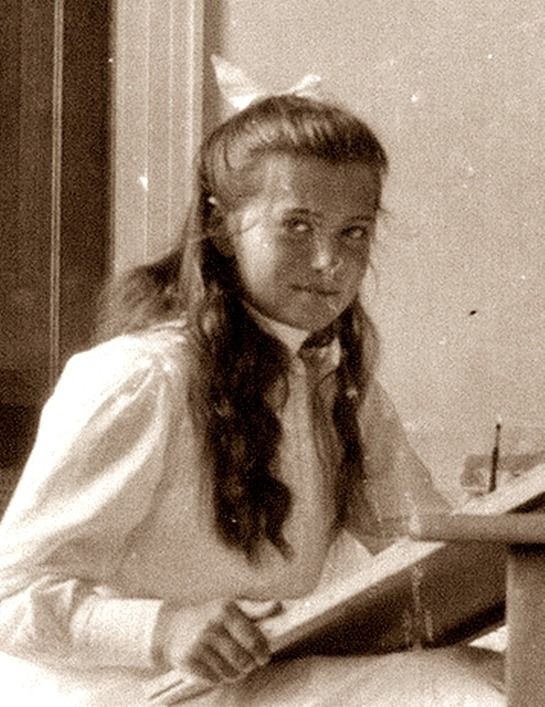 Grand Duchess Maria photographed during her classes. (source: VK)