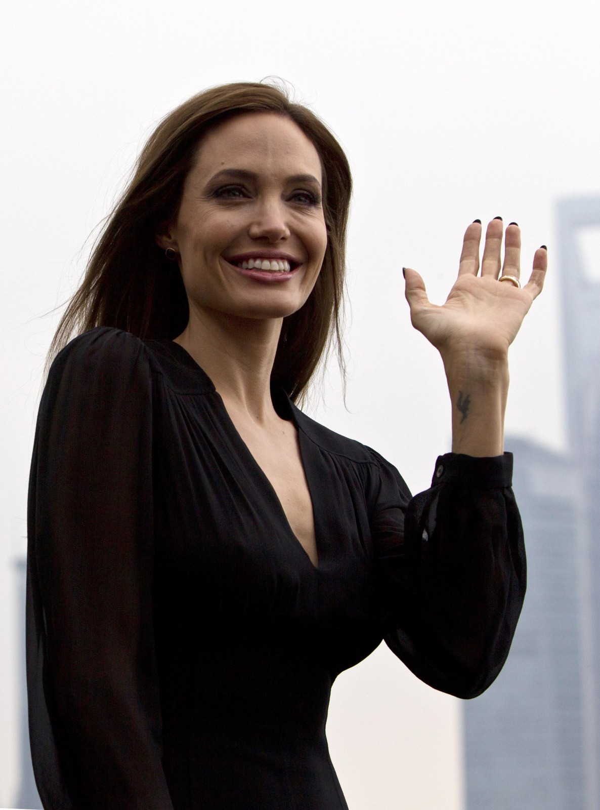 As I will find even better pictures, I will keep adding them.
#Angelina #ANegative #NegativeLeftie