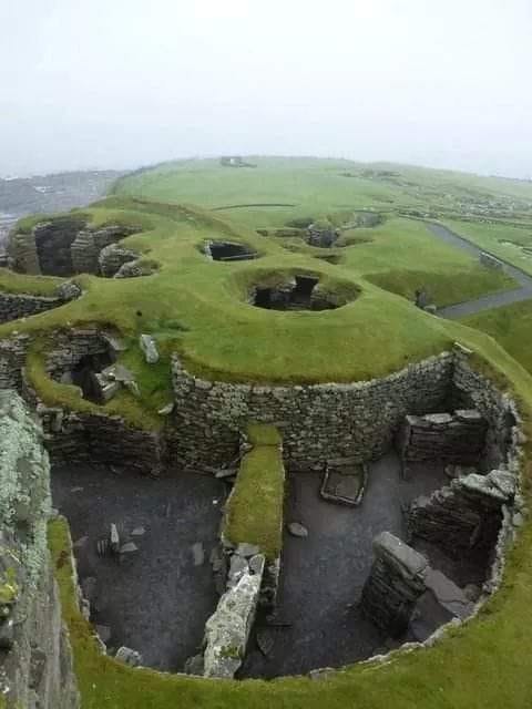 Jarishof archaeological dig contains remains dating from 2500 BC up to the 14th century AD revealing prehistoric Scotland.