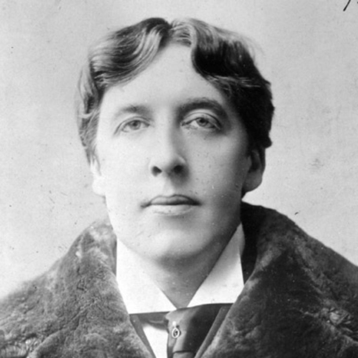 Oscar Wilde was also left-handed.