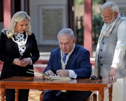 Benjamin Netanyahu, yet another left-handed world leader.