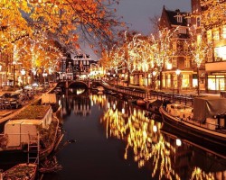 I will continue posting random pictures if they "speak to me". This is Amsterdam.