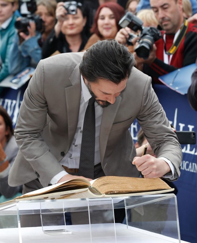 Keanu Reeves is left-handed.
