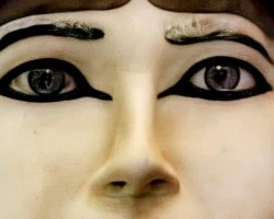 A close-up of Princess Nofret's eyes.